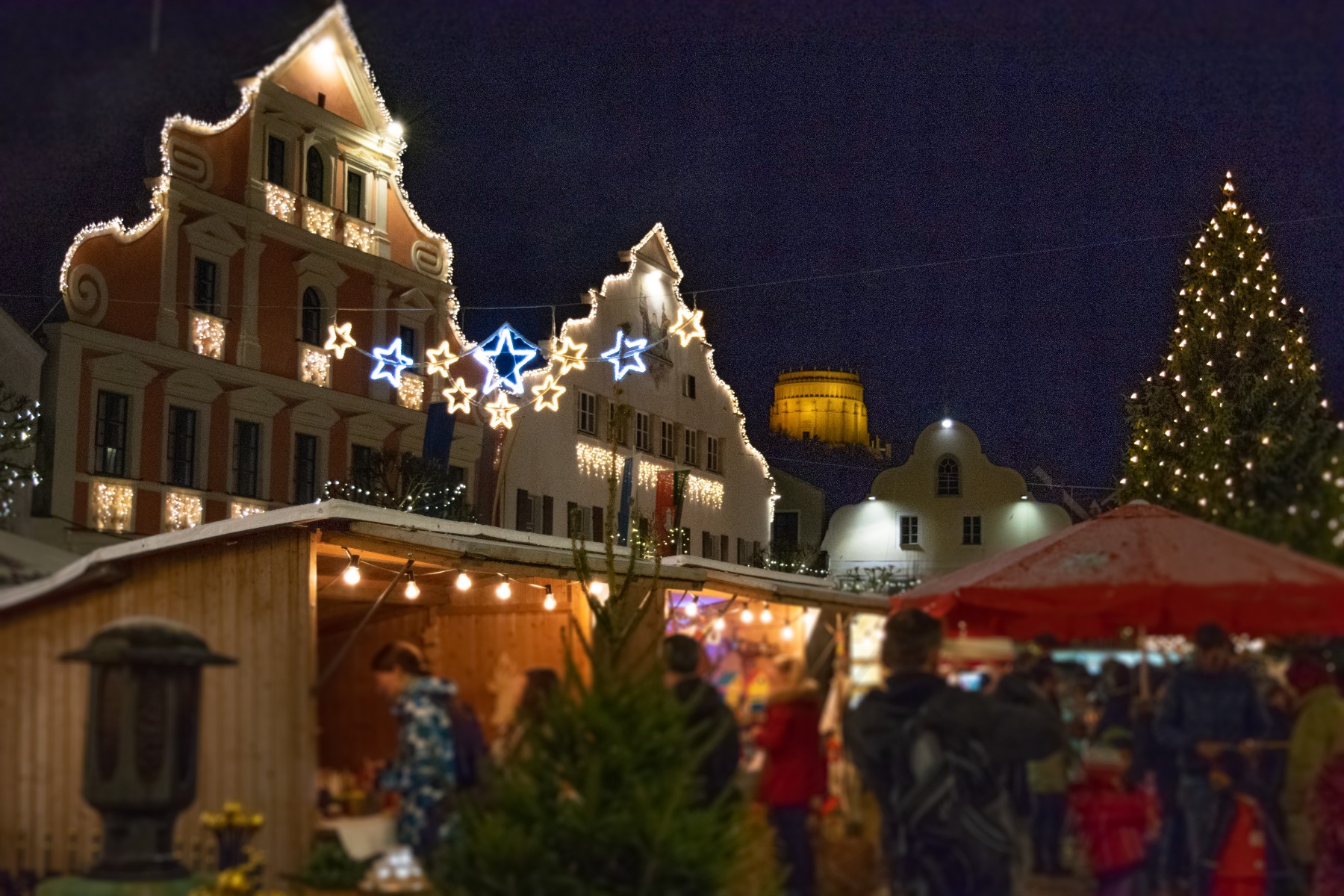 Zauberhafte WeihnachtsSchifffahrt mit Buffet & Christkindlmarkt in